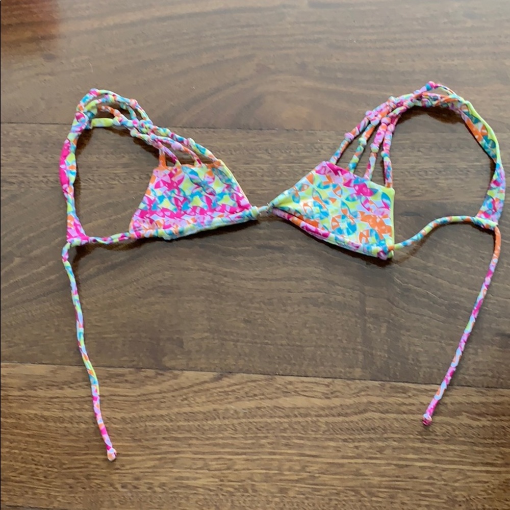 Super cute and flattering San Lorenzo bikini top